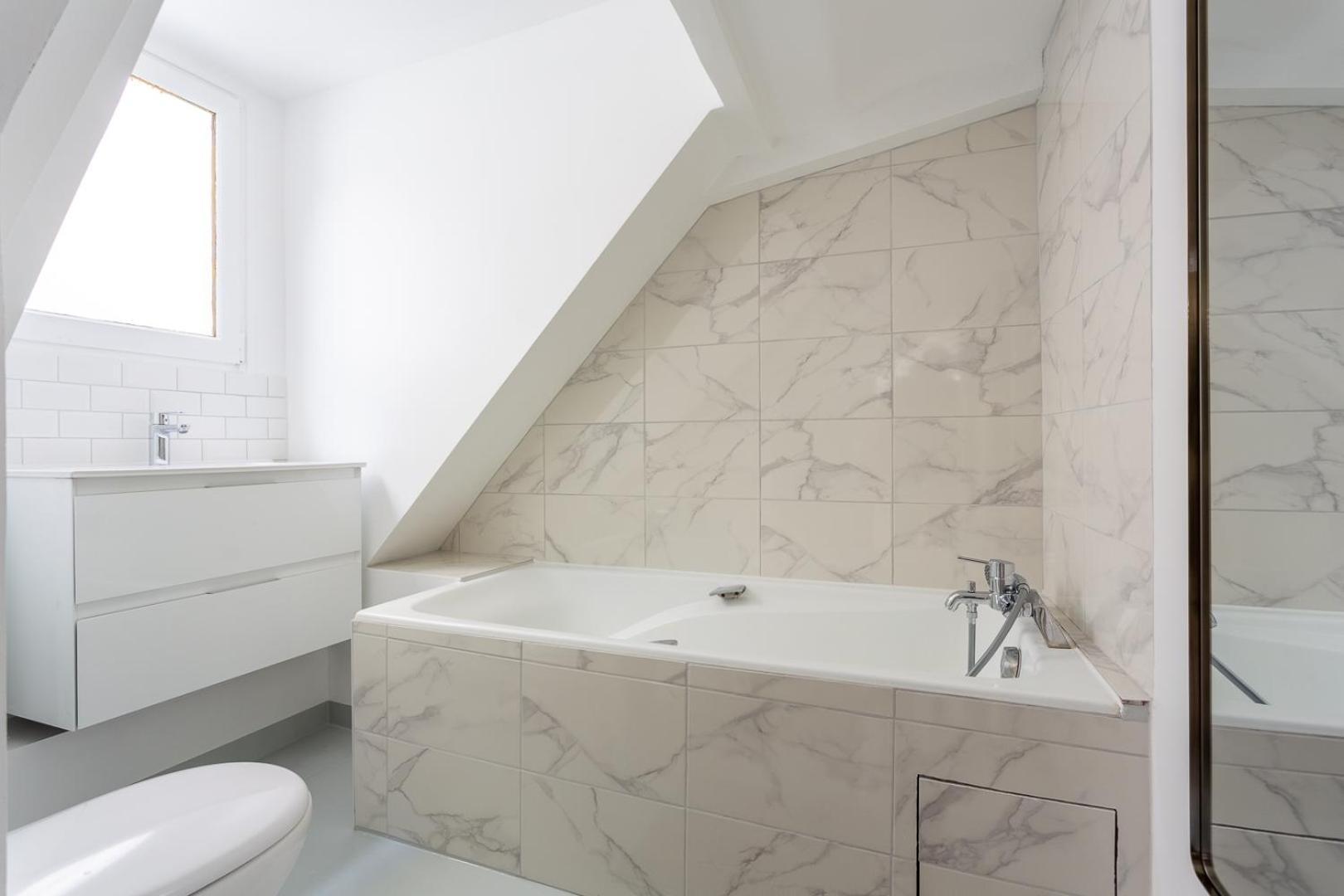 Apartment Romantic Loft In The Center Of Le Marais, Min 31 Nights From March